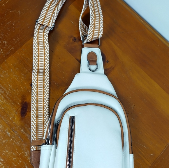 CLUCI Crossbody Sling Bags for Women White Leather Travel And Strap Zip Up - Picture 9 of 15